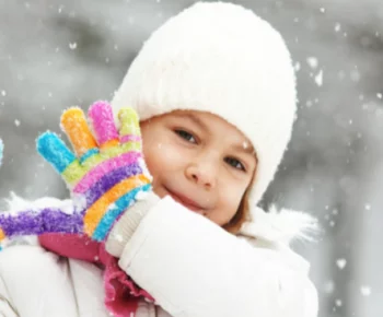 Az ekcémás kisgyermekek bőrvédelme – erre figyeljünk a hideg idő beköszöntével